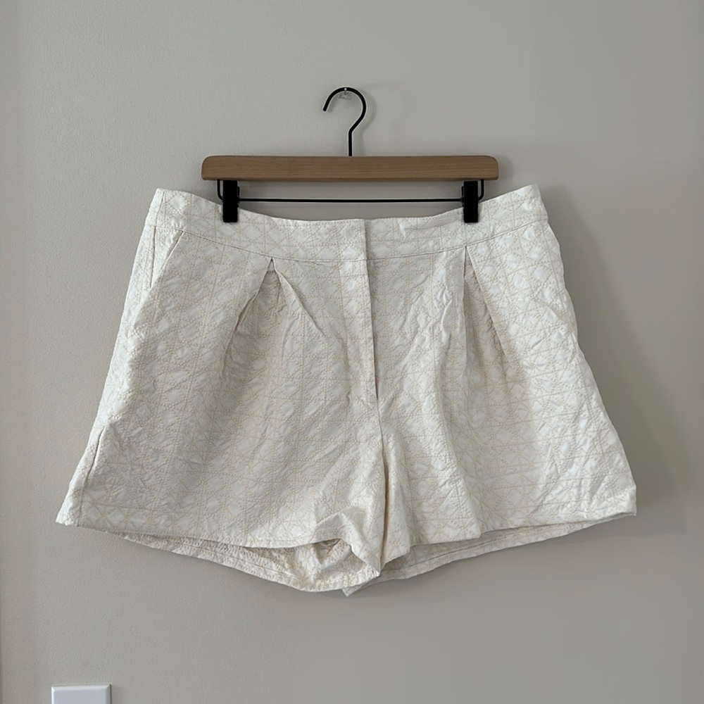 DRESS SHORTS! - Picture 2 of 5